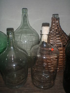 Пляшка «Кукурудзяний качан» (справа)