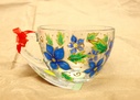 Чашка з синіми квітами