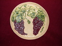 Тарілка декоративна з виноградом кругла