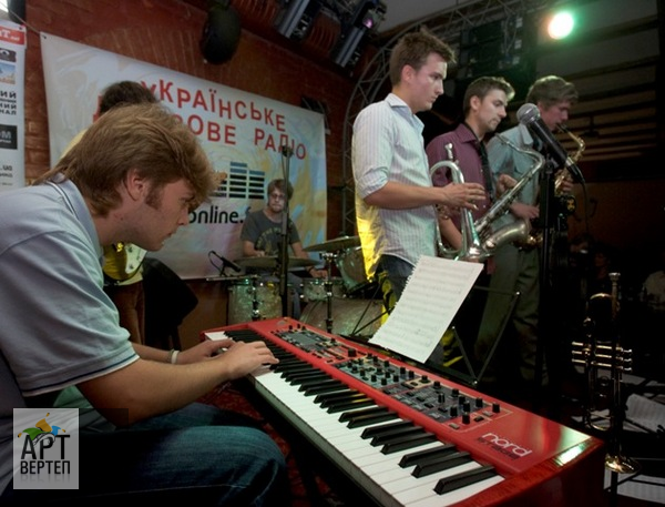 Summer Jazz Night: New Generation: EIGHT PARTS