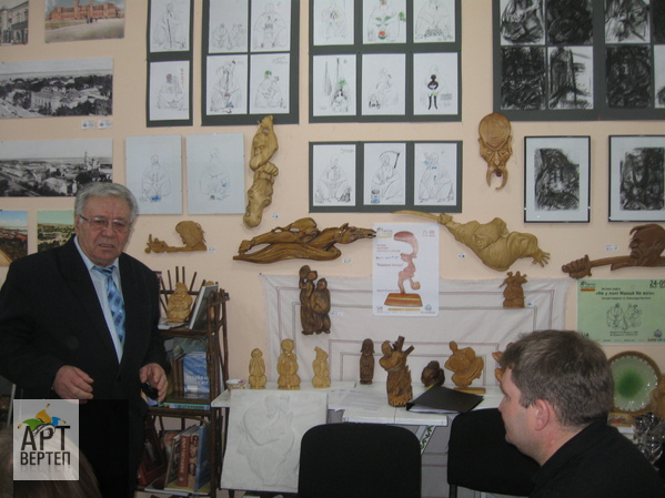 Фотозвіт з відкриття виставки дерев'яної скульптури та мініатюри Юрія Шковири "Кодацька колода"