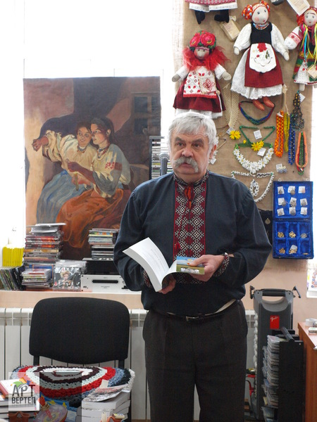 Фотозвіт з презентація книги В.Осопчука-Скороводи "Воля Перуна" у Дніпропетровську