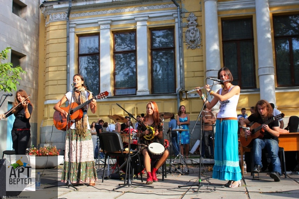 Гончарне коло 2012