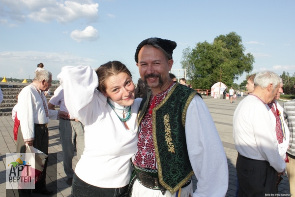 Хода "Вишиванковий Всесвіт" у Дніпропетровську (14.06.2013)