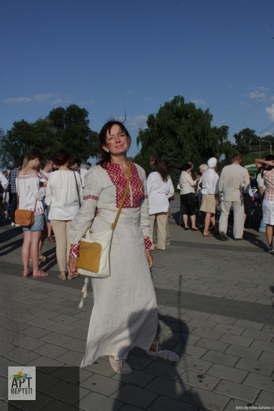 Хода "Вишиванковий Всесвіт" у Дніпропетровську (14.06.2013)