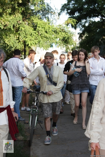 Хода "Вишиванковий Всесвіт" у Дніпропетровську (14.06.2013)