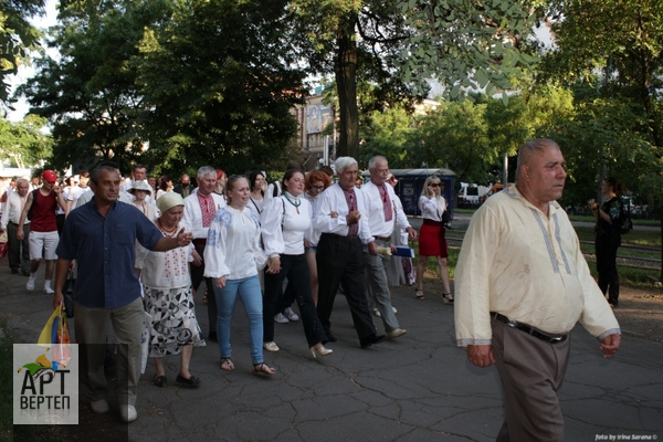 Хода "Вишиванковий Всесвіт" у Дніпропетровську (14.06.2013)