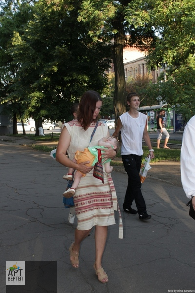 Хода "Вишиванковий Всесвіт" у Дніпропетровську (14.06.2013)
