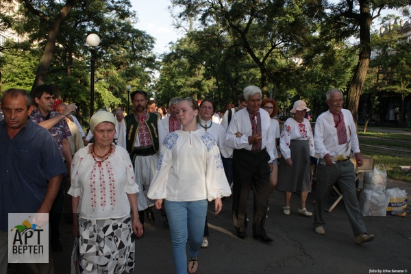 Хода "Вишиванковий Всесвіт" у Дніпропетровську (14.06.2013)