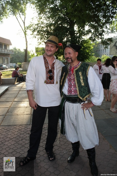 Хода "Вишиванковий Всесвіт" у Дніпропетровську (14.06.2013)