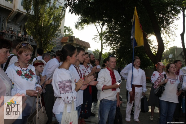 Хода "Вишиванковий Всесвіт" у Дніпропетровську (14.06.2013)