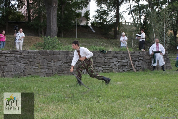 Хода "Вишиванковий Всесвіт" у Дніпропетровську (14.06.2013)