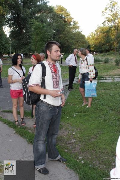 Хода "Вишиванковий Всесвіт" у Дніпропетровську (14.06.2013)