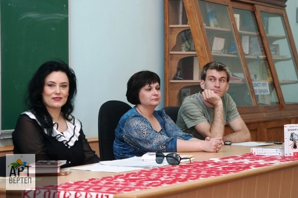 Творча зустріч із письменниками-лауреатами та дипломантами конкурсу «Коронація слова» в Дніпрі (17.05.10)