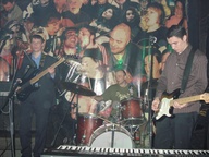 У джаз-клубі концерт гурту "Дивні"