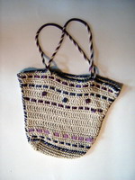 Аліна і Каріна Гаєві. Сумка