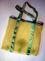 Аліна і Каріна Гаєві. Сумка