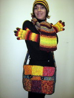 Аліна і Каріна Гаєві. Шапка, шарф, рукавички, сумка